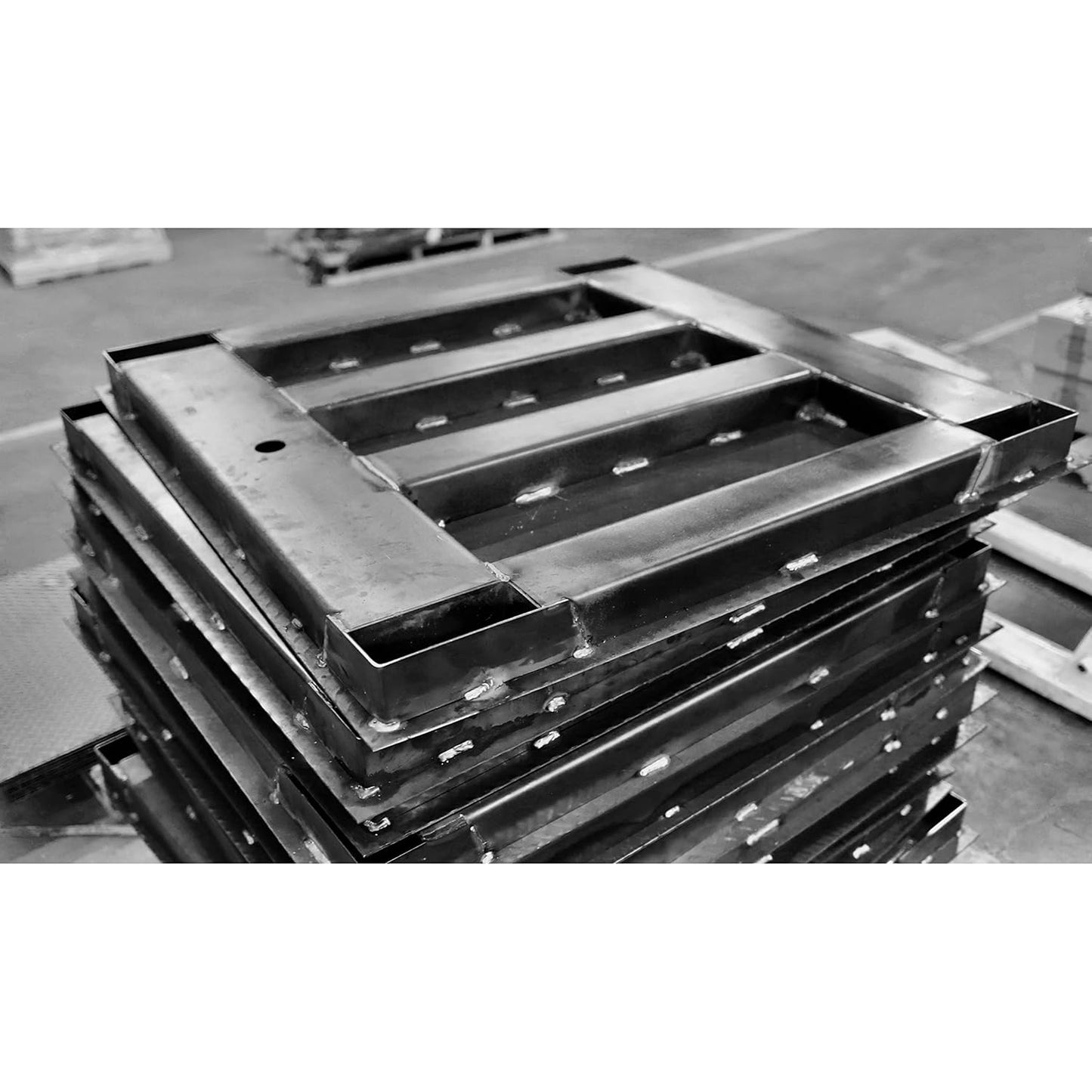 Industrial Floor Scale with Indicator, Accurate Digital 48" x 48" (4’x4’) Pallet Scales for Warehouse or Shipping Weighing NTEP Certified (Legal for Trade) (2500 lbs x 0.5 lb)